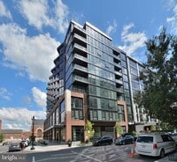 Building Photo - 1300 4th St SE