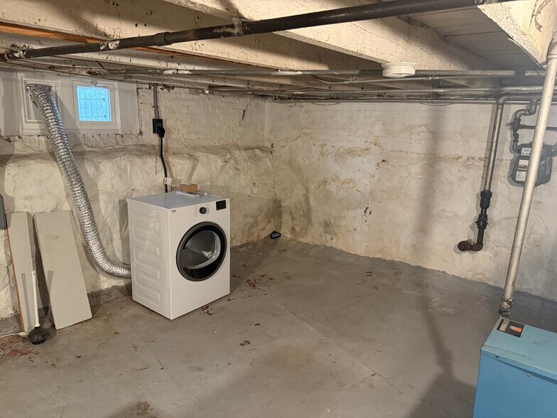 Building Photo - 67 North Beacon St