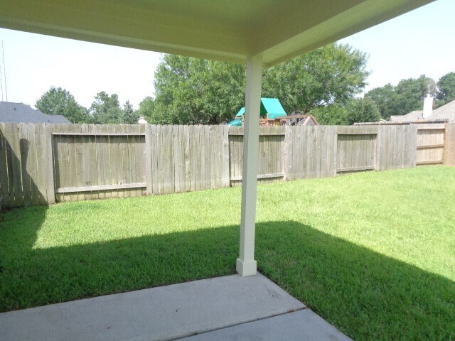 Building Photo - 21399 Forest Colony Dr
