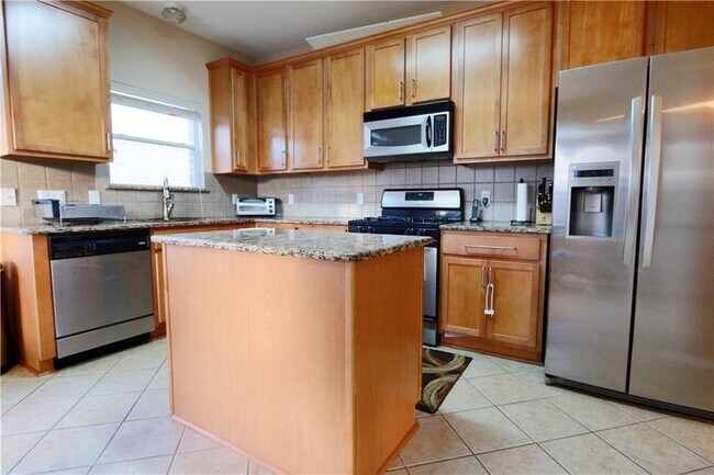 Building Photo - 11008 Crazy Well Dr