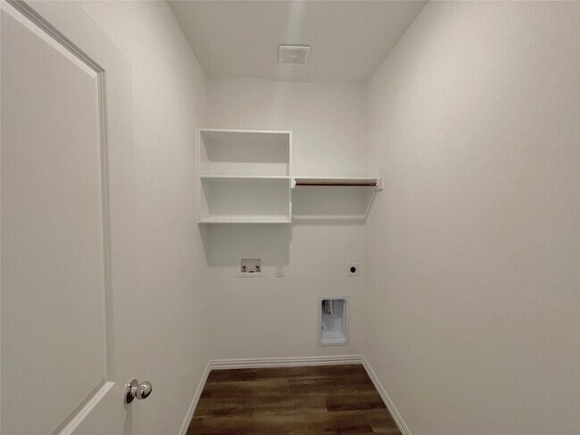 Building Photo - 768 Hawthorn St