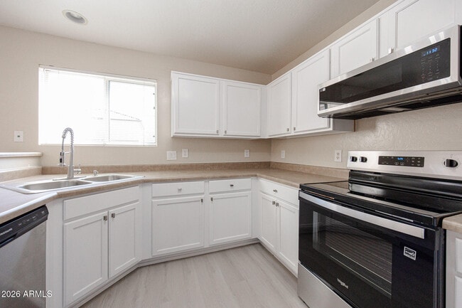 Building Photo - 65 N 224th Ln