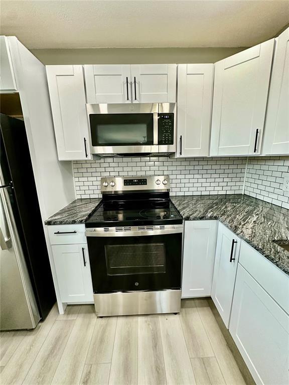 Building Photo - 460 Base Ave E