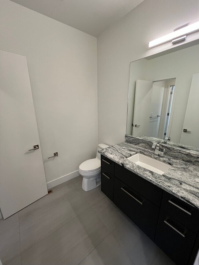 Building Photo - Gorgeous Tetherow 4 Bedroom + Office