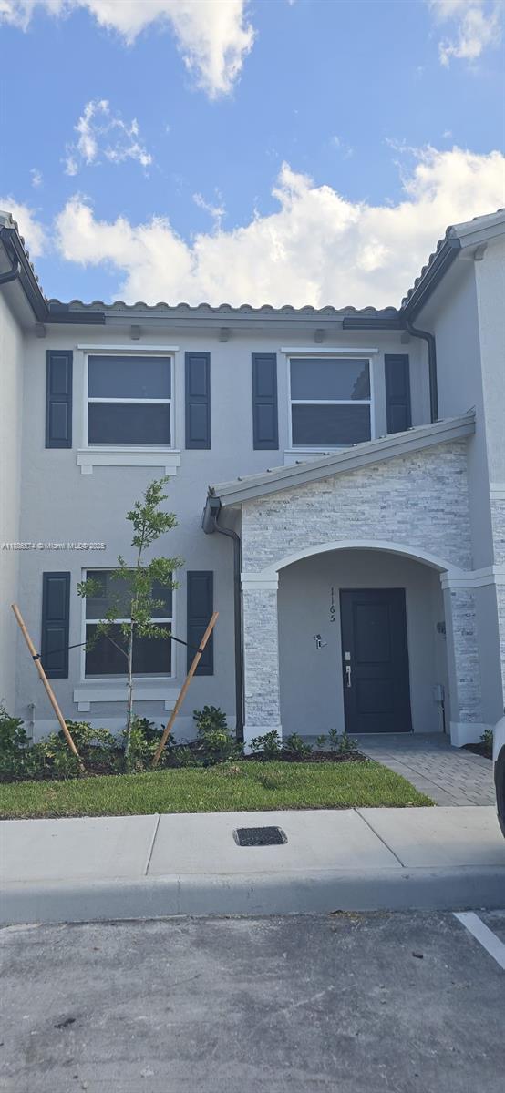 Primary Photo - 1165 NW 1st St