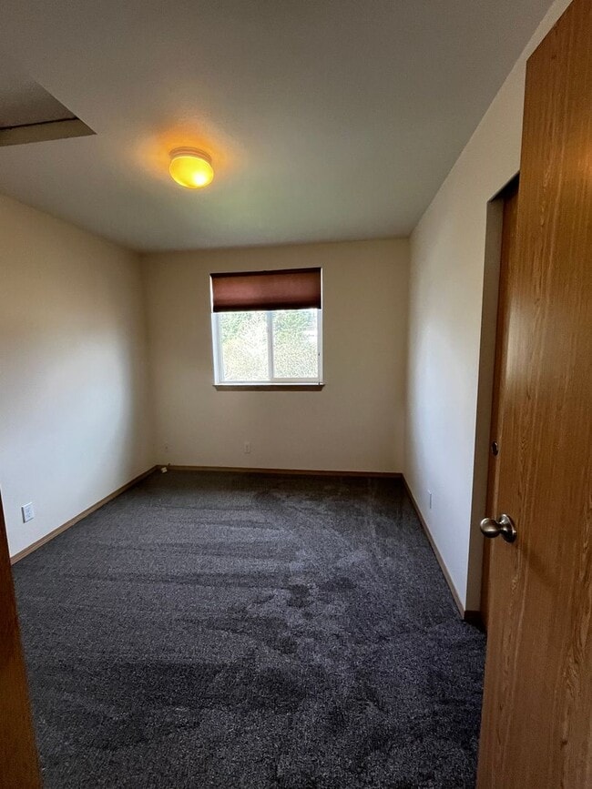 Building Photo - Green Certified 2 Bedroom Port Orchard Home!