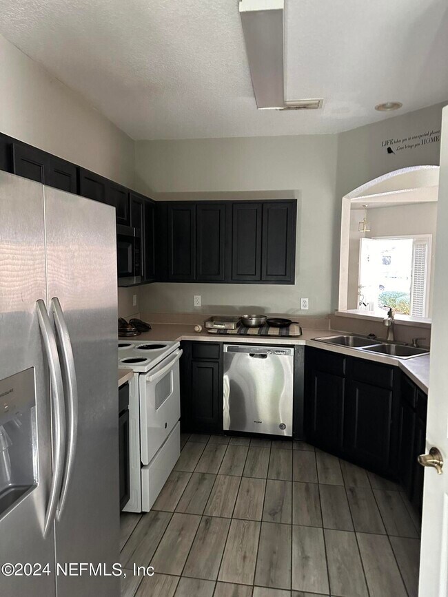 Building Photo - 3533 Pebble Stone Ct