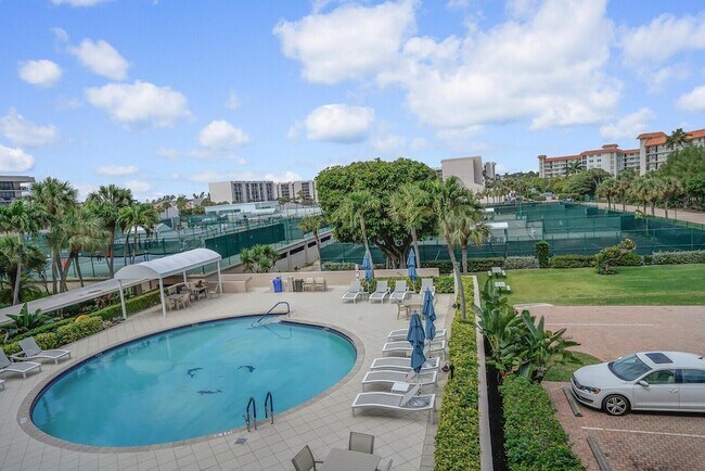 Building Photo - 2727 N Ocean Blvd