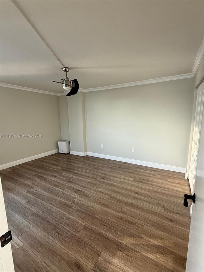 Building Photo - 6820 Indian Creek Dr