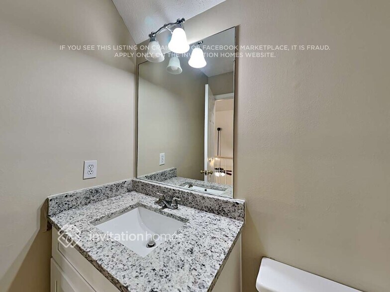 Building Photo - 552 Horseshoe Cir