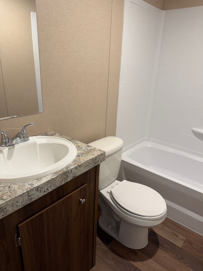 Building Photo - 3 Bed / 2 Bath Rental Available – Loris Area