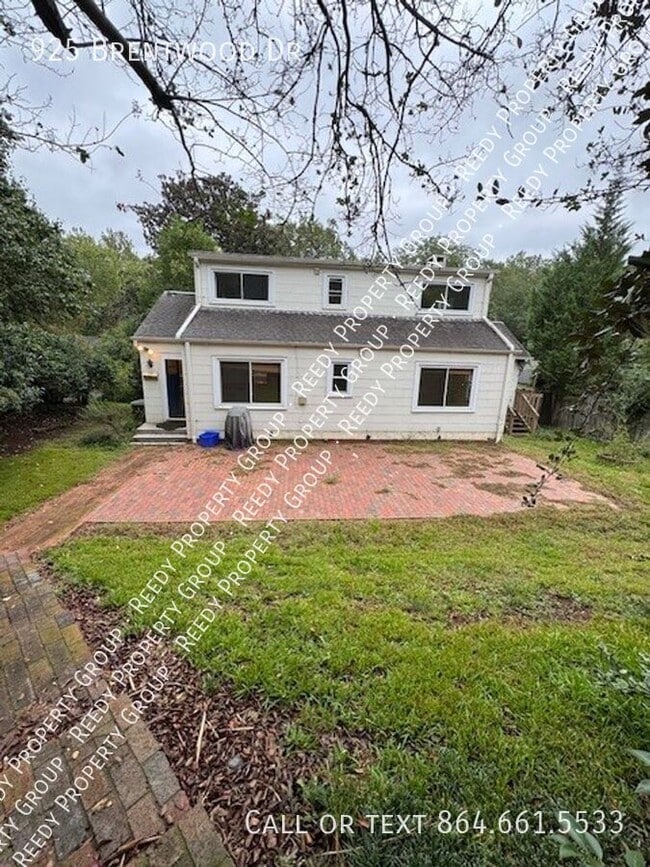 Building Photo - 925 Brentwood Dr