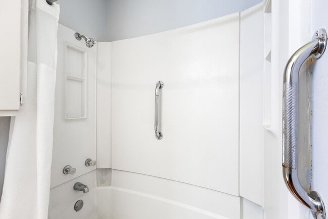 Building Photo - 9929 Village Briar