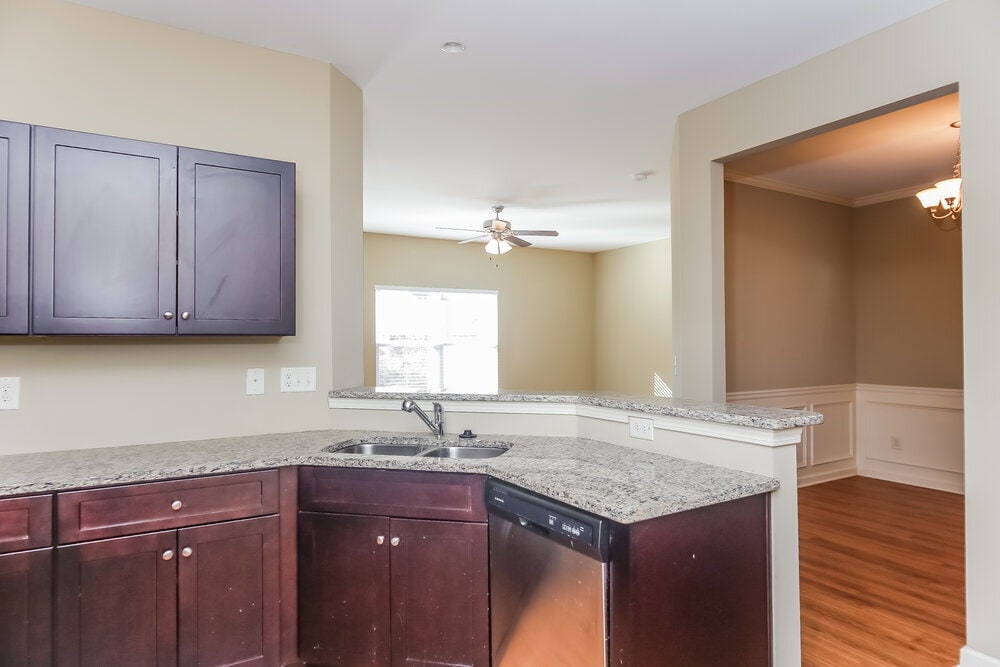 Building Photo - 457 Highland Falls Dr