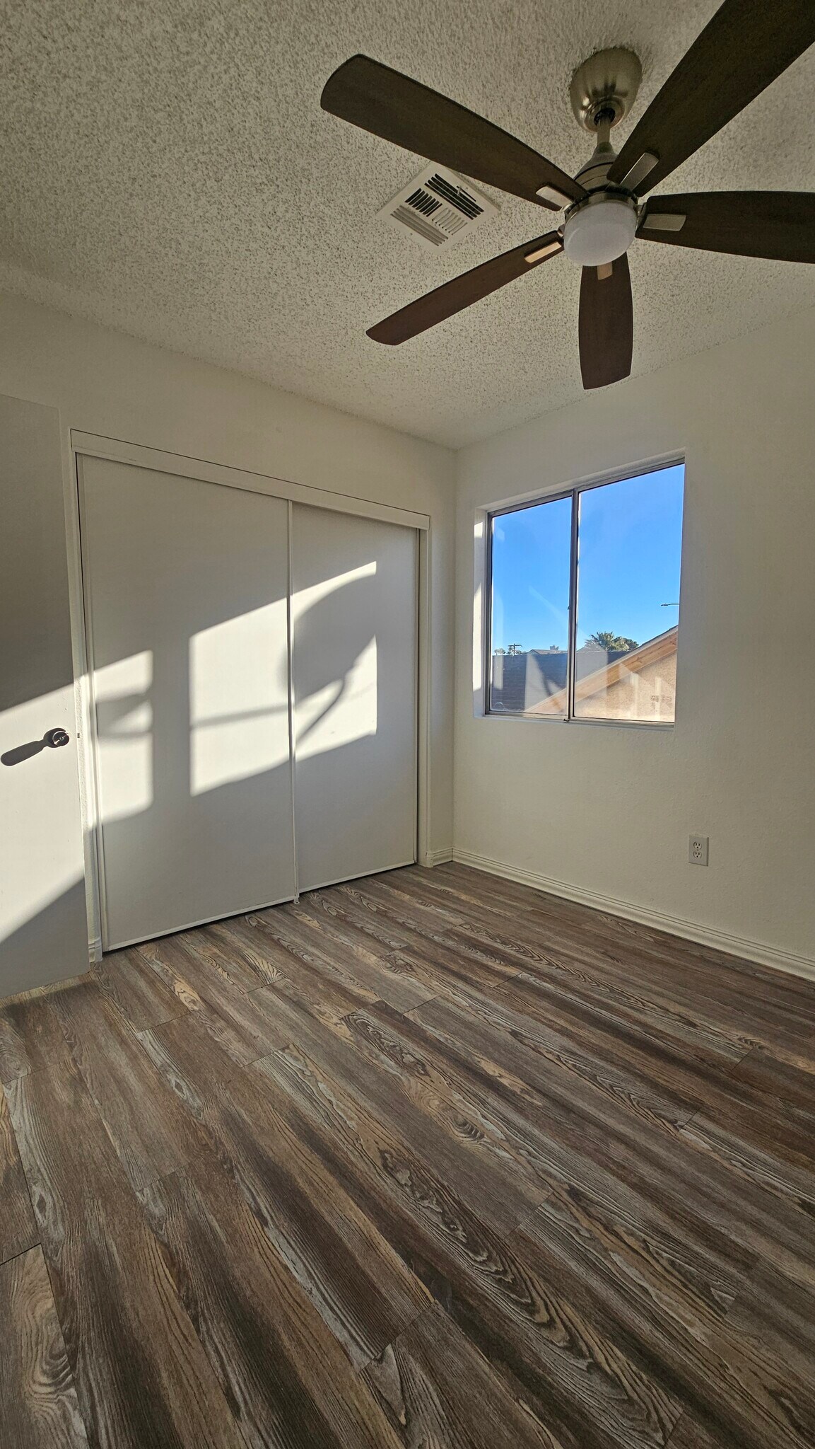 Building Photo - 2229 Goldhill Way