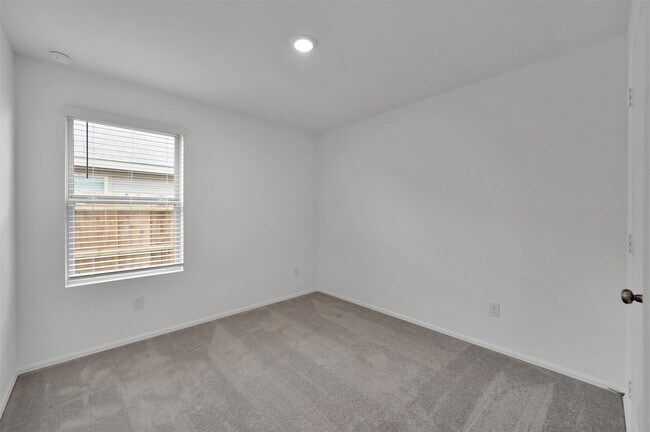 Building Photo - 21031 Longeni Dr