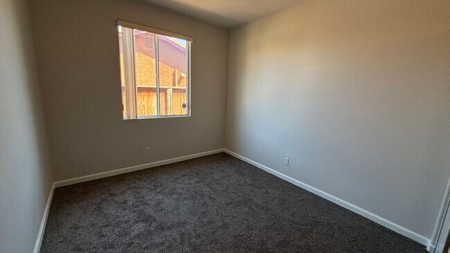 Building Photo - Adorable Four Bedroom home ready for its forever family!