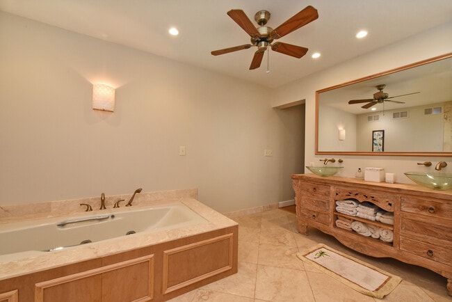 Building Photo - 50 Puu Anoano St