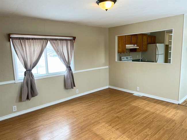Building Photo - 358 W 170 N
