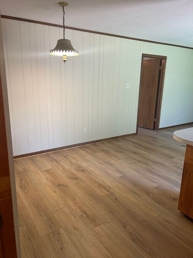 Building Photo - Contact Peggy Goodman 501 676 1758