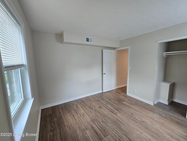 Building Photo - 9124 Kenlock Dr