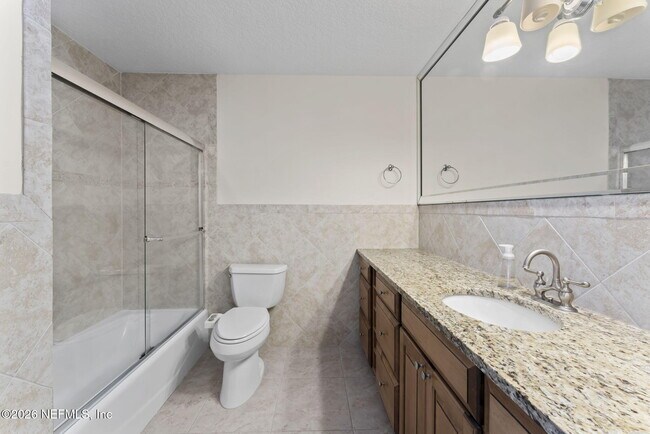 Building Photo - 618 8th Ave N