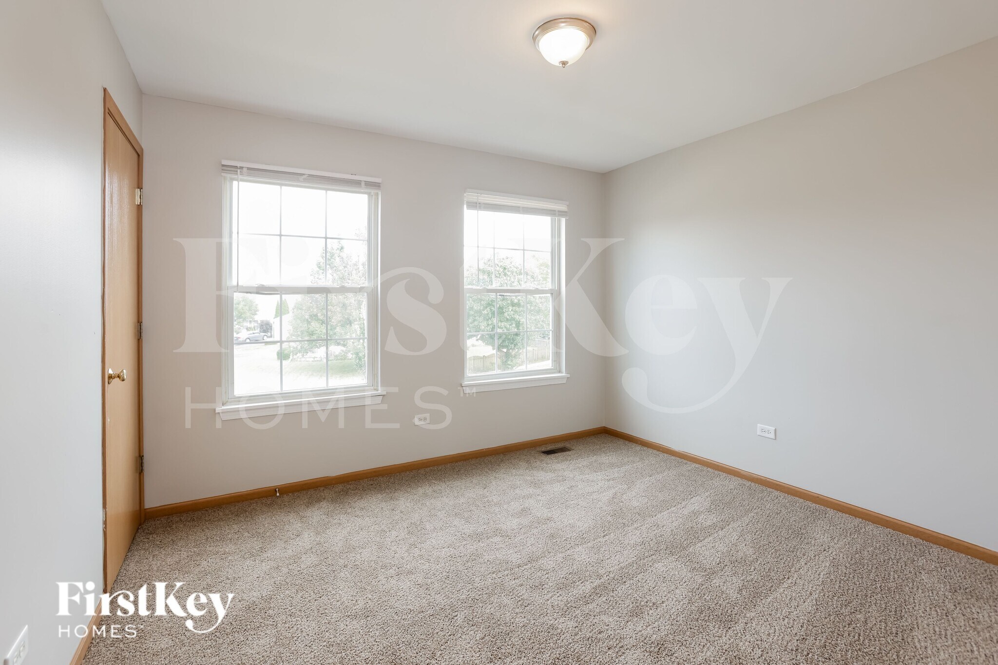 Building Photo - 7010 Paradise Cir