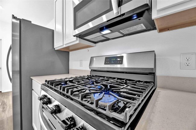 Building Photo - 6323 Barrington Clf Trl