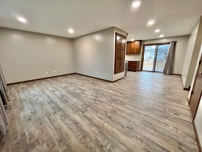 Building Photo - Updated 4 Bed/2 Bath East Side Ranch Home for Rent!!
