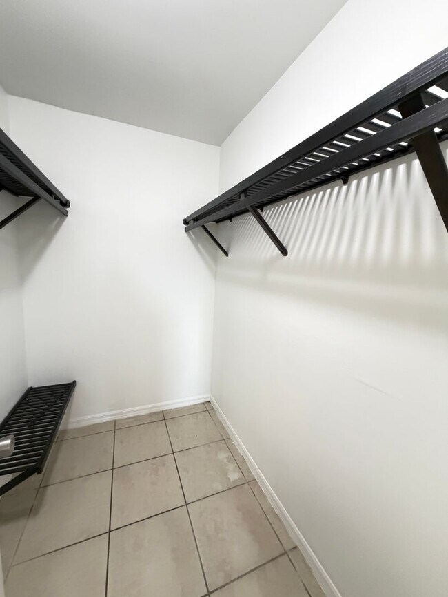 Building Photo - Move in SPECIAL $500 off 1st Months' Rent- Now Available — Charming Single-Family Home