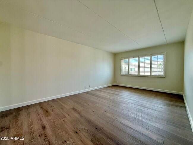 Building Photo - 7930 E Camelback Rd