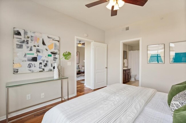 Building Photo - 6000-5 Shepherd Mountain Cove