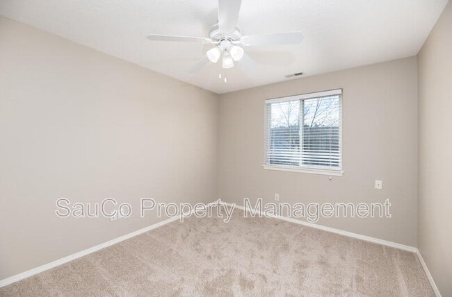 Building Photo - 1383 NE Dutch Ln