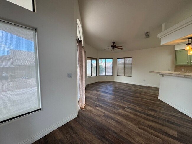 Building Photo - 3BR with SOLAR-NO Electric Bills! RV Gate & Parking, Bullhead Parkway