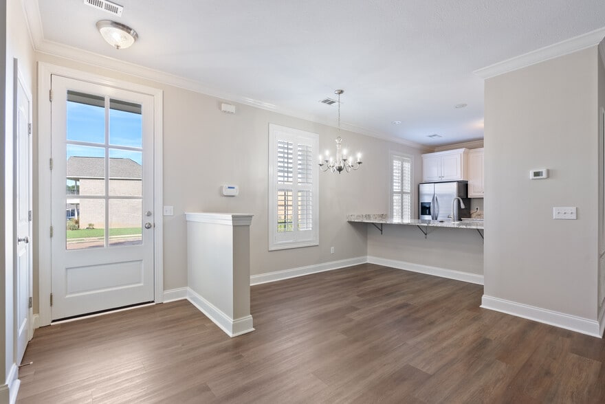 Building Photo - 728 Southpointe Commons Loop