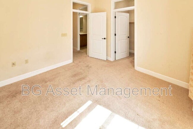 Building Photo - 1240 Sonata Dr