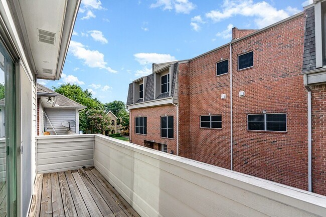 Building Photo - 3329 Rosedale Ave
