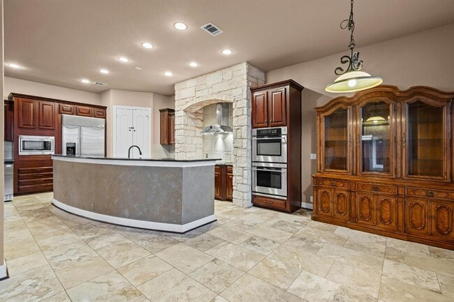 Building Photo - 334 Blazing Star Dr