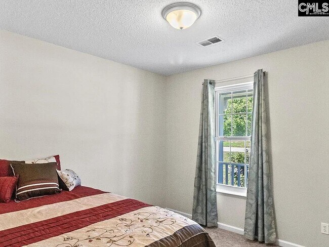 Building Photo - 21 Rosepine Dr