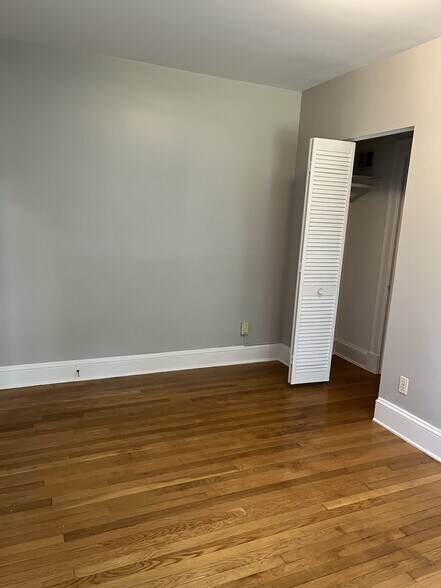 Building Photo - 4101 Roland Ave