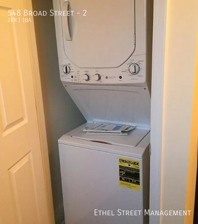 Building Photo - 548 Broad St