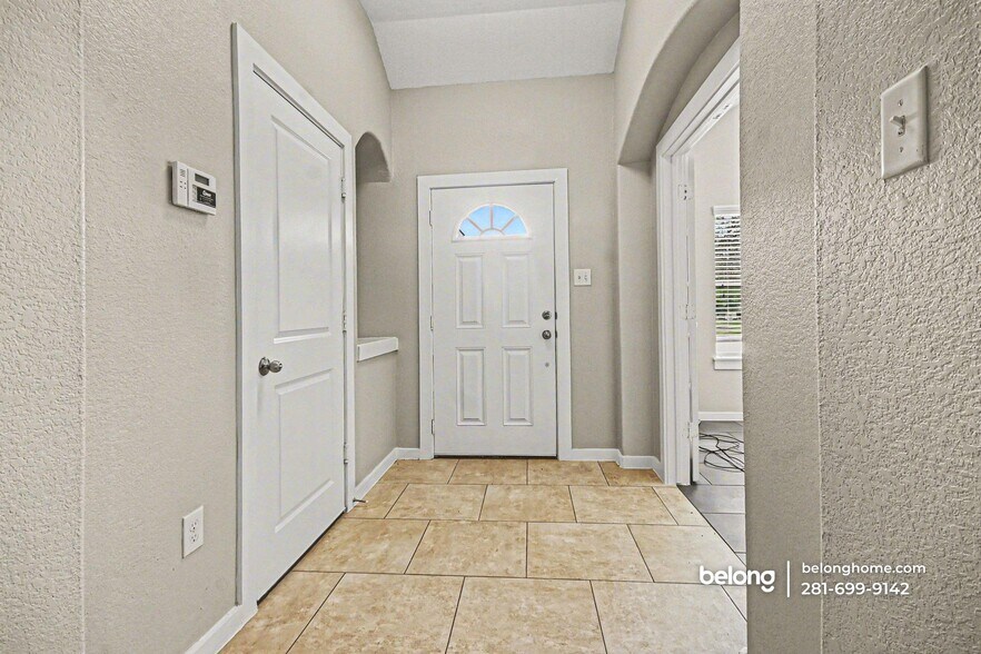 Building Photo - 6911 Rosemont Ct