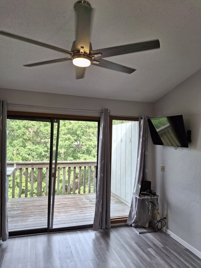 Building Photo - 150 SWS Dr