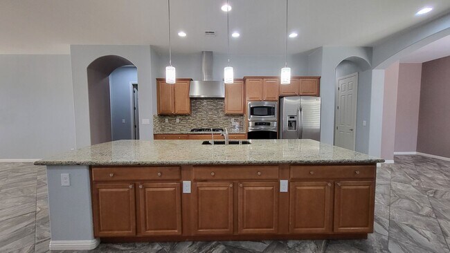 Building Photo - 5 bedroom, 4 bathroom home with a Casita