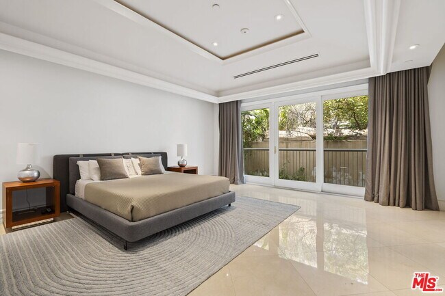 Building Photo - 360 Trousdale Pl