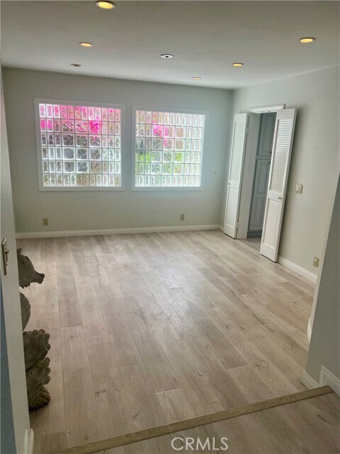 Building Photo - 5018 Evanwood Ave