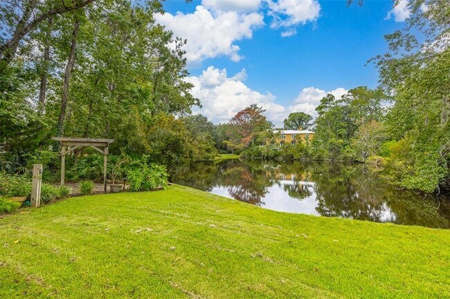 Building Photo - 210 Settlers Rd