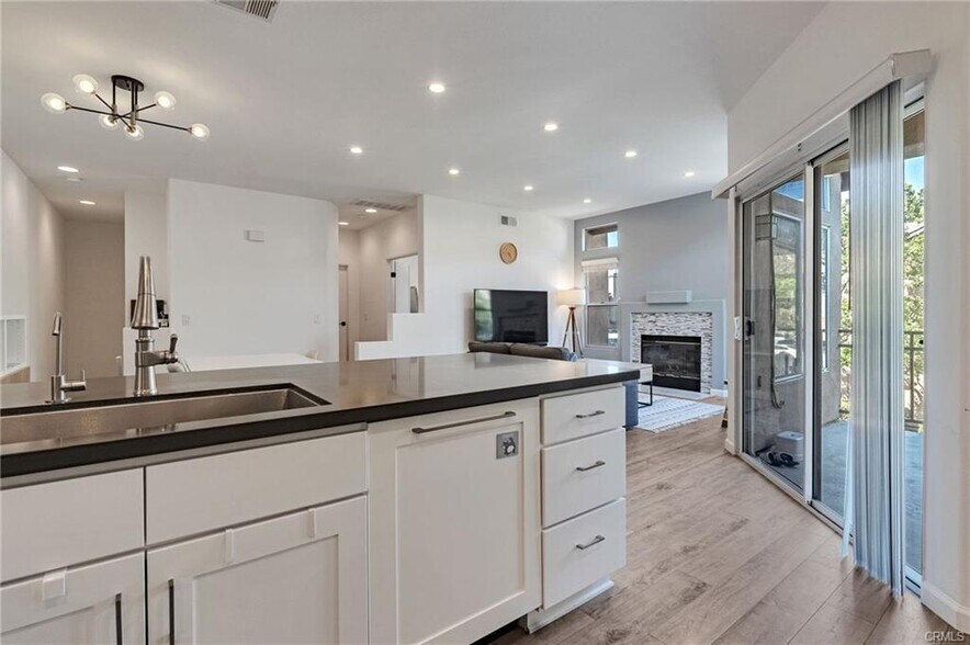 Building Photo - 922 S Country Glen Way