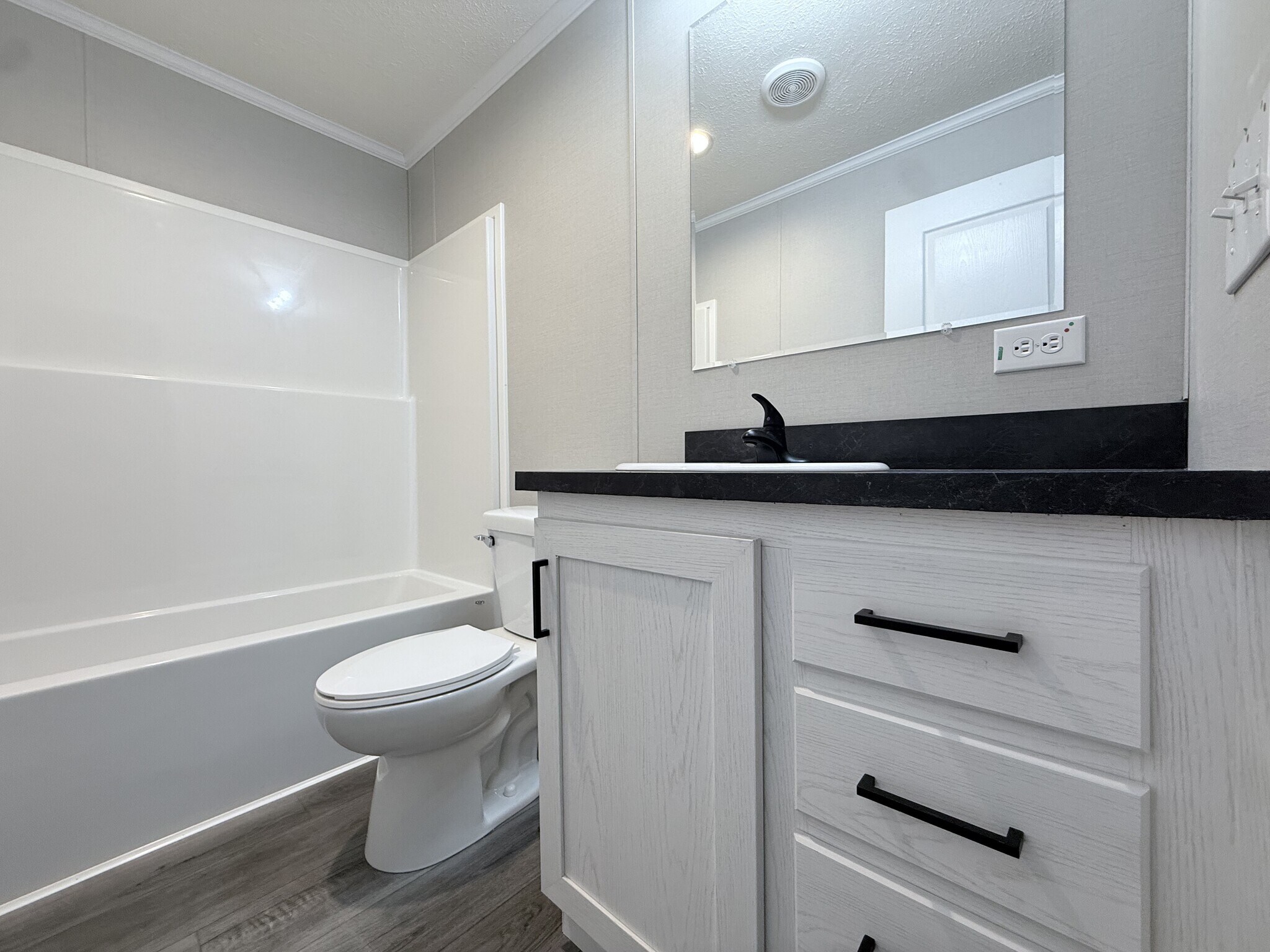 Building Photo - 29638 Danbury Ct