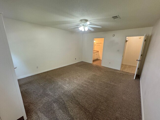 Building Photo - West Pensacola - Emerald Shores - 3 bedroom, 2 bathroom with enclosed sunroom